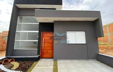 Imagem: A casa em condomínio possui 3 Dormitórios, 2 Banheiros, 2