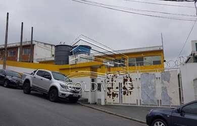 Imagem: O depósito possui 2 Vagas na garagem, 600m² de Área e está