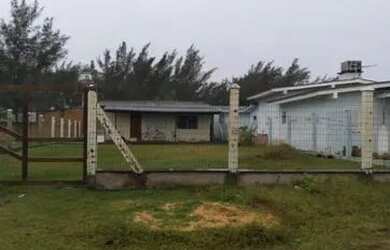 Imagem: A casa possui 2 Dormitórios, 1 Banheiro, 90m² de Área e