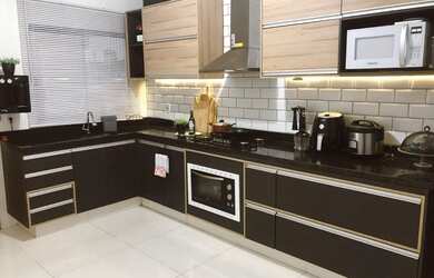 Imagem: A casa possui 3 Dormitórios, 2 Banheiros, 99m² de Área e