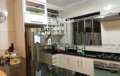 Imagem: A casa possui 2 Dormitórios, 1 Banheiro, 1 Vaga na garagem