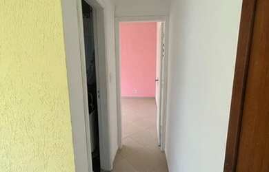 Imagem: O apartamento possui 1 Dormitório, 1 Banheiro, 1 Vaga na garagem