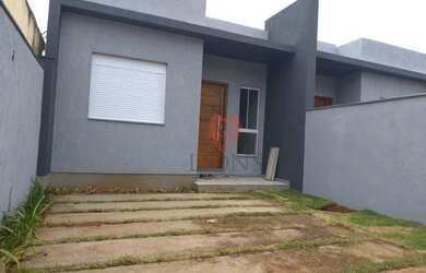 Imagem: A casa possui 2 Dormitórios, 1 Banheiro, 1 Vaga na garagem