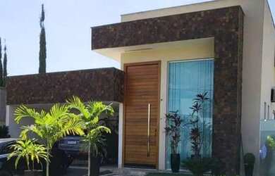 Imagem: A casa em condomínio possui 3 Dormitórios, 3 Banheiros, 4