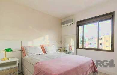 Imagem: O apartamento possui 3 Dormitórios, 2 Banheiros, 2 Vagas na