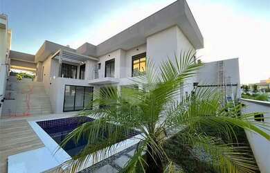 Imagem: A casa em condomínio possui 3 Dormitórios, 4 Banheiros, 2