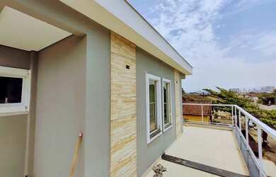 Imagem: A casa possui 3 Dormitórios, 3 Banheiros, 1 Vaga na garagem