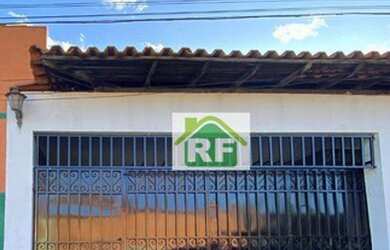 Imagem: A casa possui 3 Dormitórios, 1 Banheiro, 1 Vaga na garagem