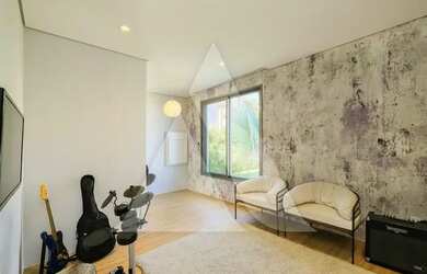 Imagem: A casa em condomínio possui 5 Dormitórios, 5 Banheiros, 4