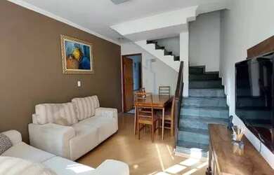 Imagem: A casa em condomínio possui 2 Dormitórios, 1 Banheiro, 2 Vagas