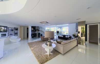 Imagem 3: CASA DE ALTO PADRÃO (porteira fechada