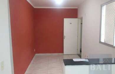 Imagem: O apartamento possui 2 Dormitórios, 1 Banheiro, 1 Vaga na garagem