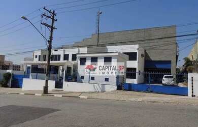 Imagem: O depósito possui 5 Vagas na garagem e 3632m² de Área e está