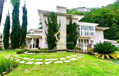 Imagem: A casa possui 5 Dormitórios, 5 Banheiros, 2 Vagas na garagem