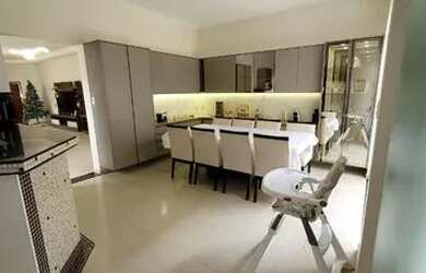 Imagem: A casa possui 3 Dormitórios, 3 Banheiros, 3 Vagas na garagem