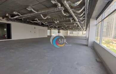 Imagem: O depósito possui 5 Vagas na garagem, 2.220m² de Área e