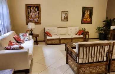 Imagem: A casa em condomínio possui 4 Dormitórios, 5 Banheiros, 2