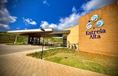 Imagem: O terreno possui 324m² de Área e está localizado em Salvaterra