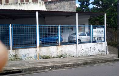 Imagem: O depósito possui 5 Vagas na garagem, 498m² de Área e está