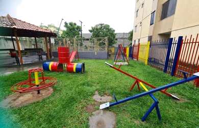 Imagem: O apartamento possui 3 Dormitórios, 1 Banheiro, 1 Vaga na garagem