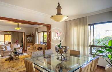 Imagem: O apartamento possui 4 Dormitórios, 2 Banheiros, 2 Vagas na