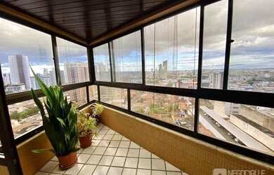 Imagem: O apartamento possui 4 Dormitórios, 5 Banheiros, 2 Vagas na