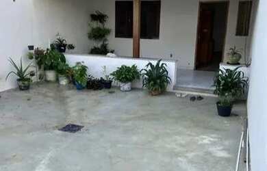 Imagem: A casa possui 2 Dormitórios e está localizado em São Francisco