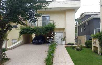 Imagem: A casa em condomínio possui 4 Dormitórios, 4 Banheiros, 4