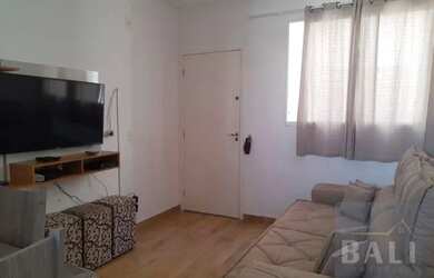 Imagem: O apartamento possui 2 Dormitórios, 1 Banheiro, 1 Vaga na garagem