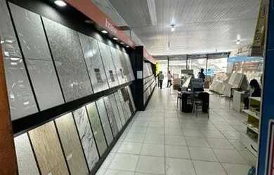 Imagem 2: Alugo Salão Comercial 375m² na Fazenda Grande do Retiro, 2 Banheiros,...