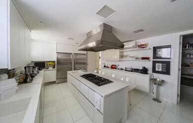 Imagem 13: CASA DE ALTO PADRÃO (porteira fechada