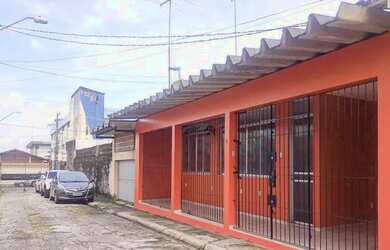 Imagem: A casa possui 3 Dormitórios, 1 Banheiro, 120m² de Área e