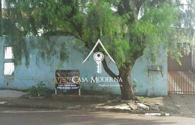 Imagem: A casa possui 3 Dormitórios, 1 Banheiro, 1 Vaga na garagem