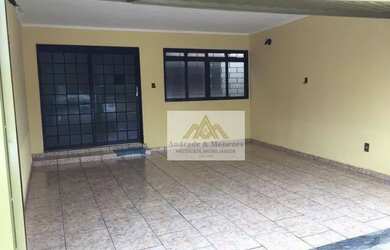 Imagem: A casa possui 3 Dormitórios, 1 Banheiro, 2 Vagas na garagem