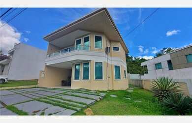 Imagem: A casa possui 4 Dormitórios, 4 Banheiros, 3 Vagas na garagem