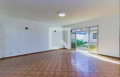 Imagem: A casa em condomínio possui 3 Dormitórios, 3 Banheiros, 4