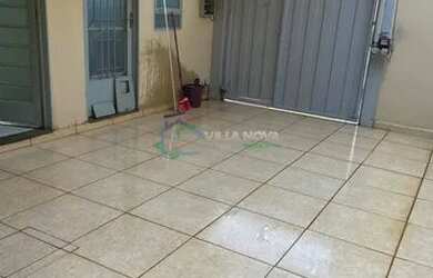 Imagem: A casa possui 2 Dormitórios, 1 Banheiro, 1 Vaga na garagem