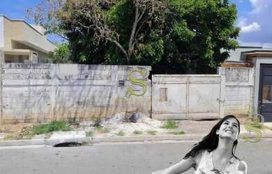 Imagem: O terreno possui 430m² de Área e está localizado em Vila