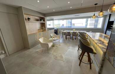 Imagem: O apartamento possui 3 Dormitórios, 5 Banheiros, 3 Vagas na