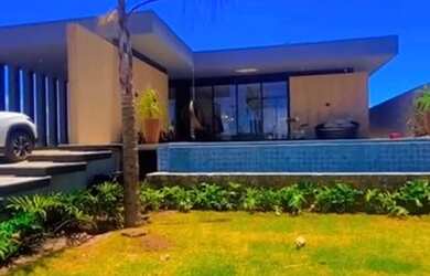 Imagem: A casa em condomínio possui 2 Dormitórios, 3 Banheiros, 4