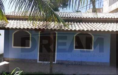 Imagem: A casa possui 2 Dormitórios, 1 Banheiro, 3 Vagas na garagem