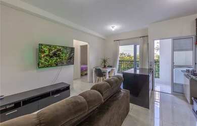 Imagem: O apartamento possui 2 Dormitórios, 1 Banheiro, 1 Vaga na garagem