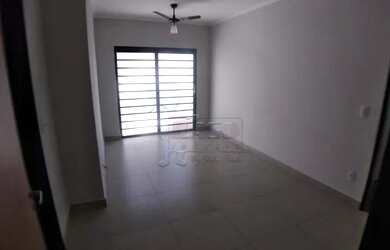 Imagem: O apartamento possui 3 Dormitórios, 1 Banheiro, 2 Vagas na