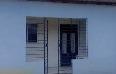 Imagem: A casa possui 2 Dormitórios, 1 Banheiro e está localizado