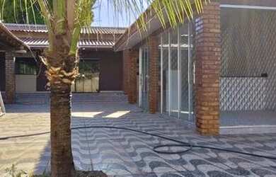 Imagem 4: Vende-se uma casa. Piscina, Churrasqueira, Varandae5 Vagas na garagem