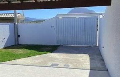 Imagem: A casa possui 2 Dormitórios, 2 Banheiros e 220m² de Área