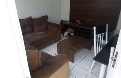 Imagem: A casa possui 2 Dormitórios, 1 Banheiro e 1 Vaga na garagem