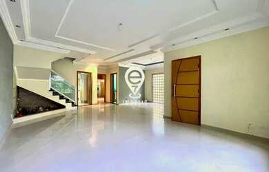 Imagem: A casa possui 5 Dormitórios, 5 Banheiros, 3 Vagas na garagem