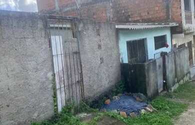Imagem: A casa possui 2 Dormitórios, 1 Banheiro e está localizado