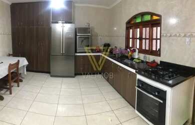 Imagem: A casa possui 5 Dormitórios, 4 Banheiros, 183m² de Área e